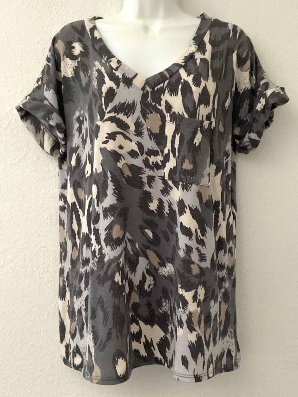 Sew In Love Neutral Leopard Print Oversized V-Neck Tee Top Small NWT